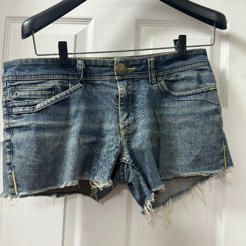 Heatherette embroidered vintage Y2K asymmetrical cutoff shorts Size 7